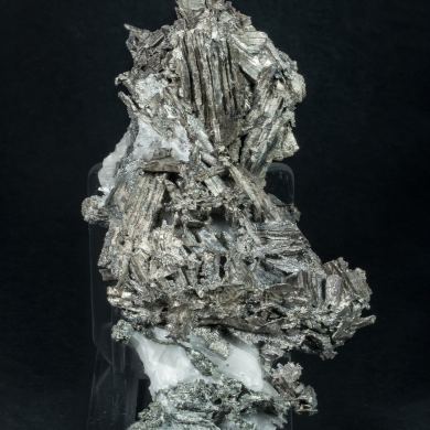 Allargentum on Calcite
