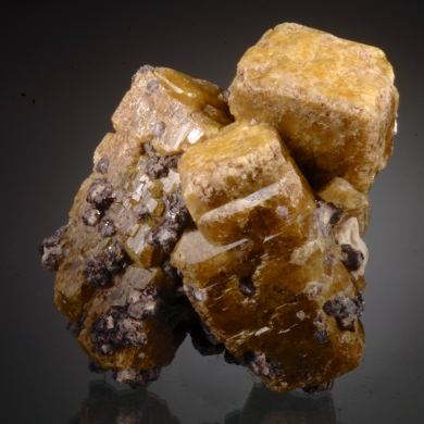 Vesuvianite with Grossular