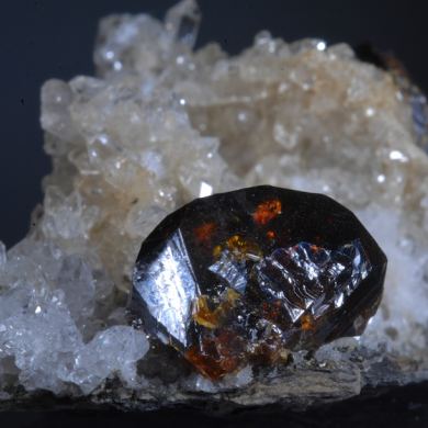 Sphalerite on Quartz