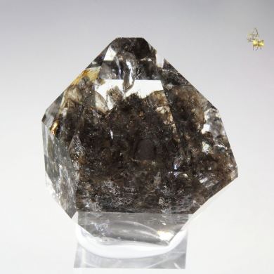 QUARTZ with bitumen inclusions
