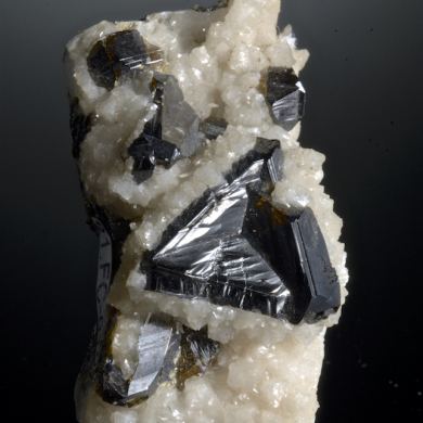 Sphalerite - triplet macle