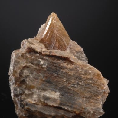 Chrysoberyl - twinned crystal on matrix