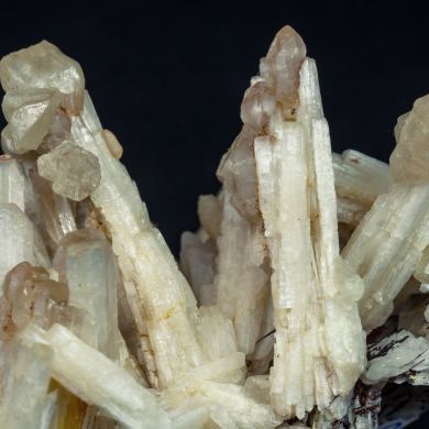 Cerussite (variety jackstraw)