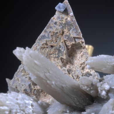 Helvite/ Genthelvite on Quartz with Fluorite