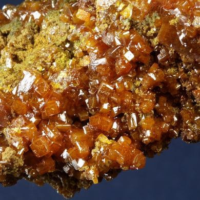 Wulfenite on Mottramite
