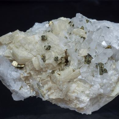 Chalcopyrite with Quartz, Dolomite and Calcite