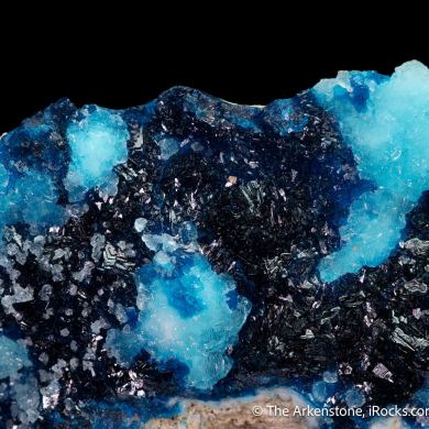 Veszelyite on Hemimorphite with Calcite