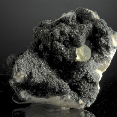 Apatite on Albite covered by Chlorite