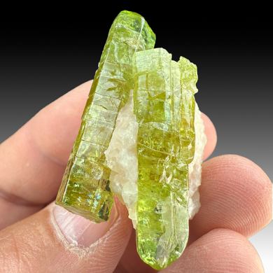 Fluorapatite with Calcite
