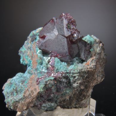 Cuprite (gem) on Plancheite