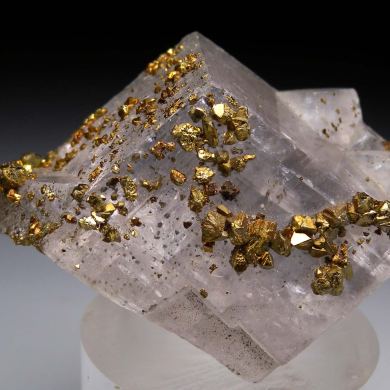 Chalcopyrite on Dolomite