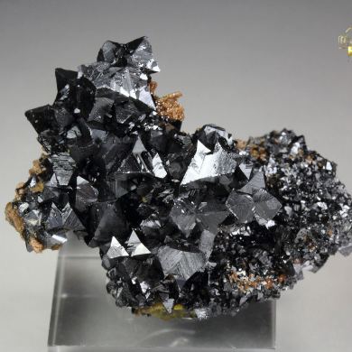 HAUSMANNITE, GARNET var. ANDRADITE