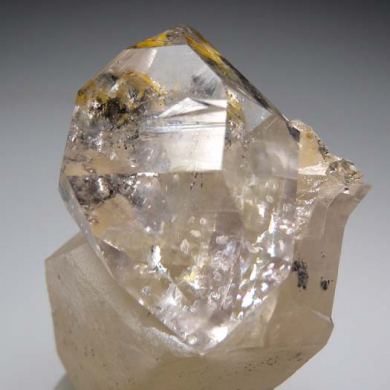 Quartz on Calcite (R)