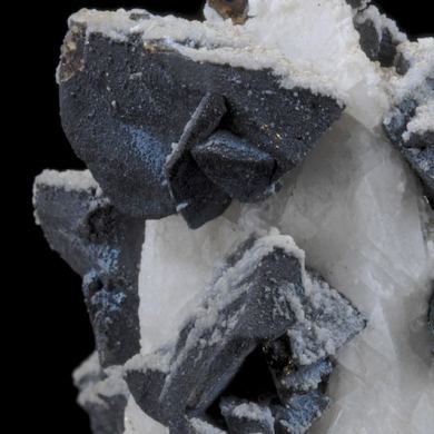 Chalcopyrite on Calcite