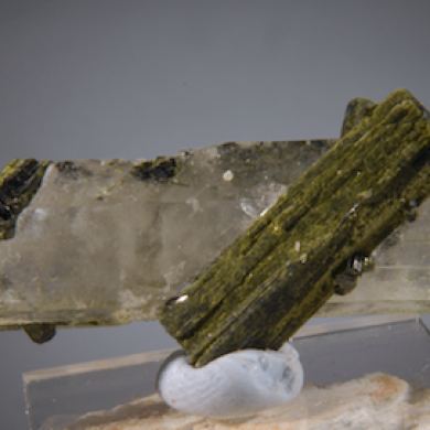 Epidote  (doubly terminated) on Quartz (doubly terminated)
