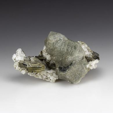 Fluorapatite with Muscovite, Albite