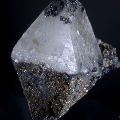 Anglesite with sulfide inclusions