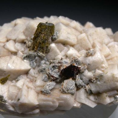 Axinite, Epidote on Albite
