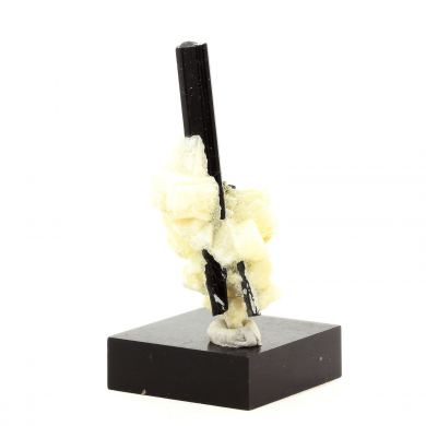 Schorl Tourmaline. 56.0 ct