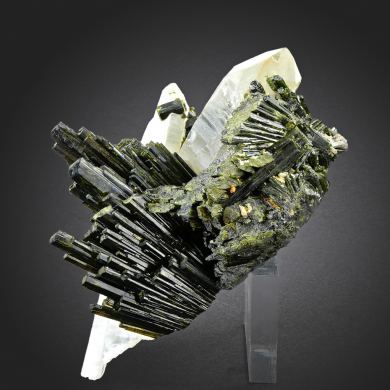 Epidote on Quartz - Flor de Peru I claim (Tantadora Mine), Peru