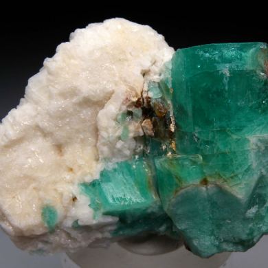 Emerald on Albite (R)