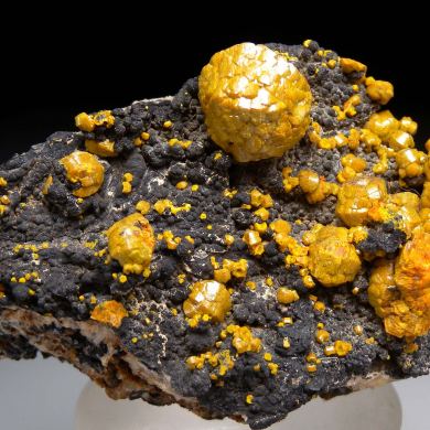 Mimetite var. Campylite