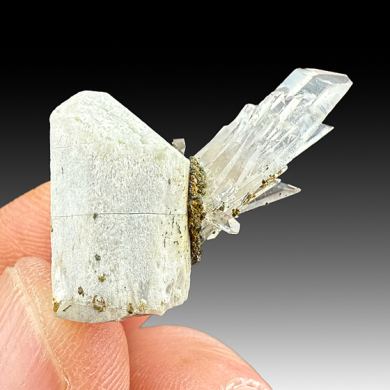 Fluorapatite with Quartz