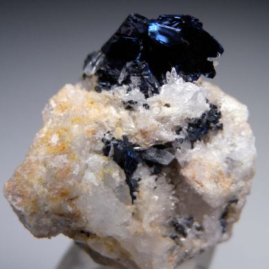Covellite with Quartz