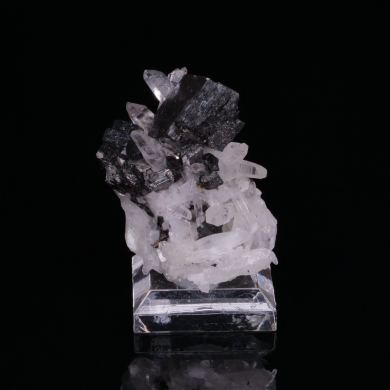 HUBNERITE on QUARTZ - Mundo Nuevo Mine, Peru