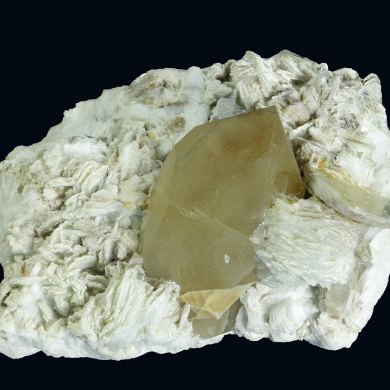 Quartz on Albite (var. Cleavlandite)