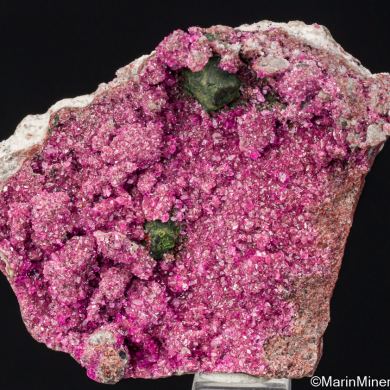 Kolwezite after Cuprite on Cobaltian Calcite