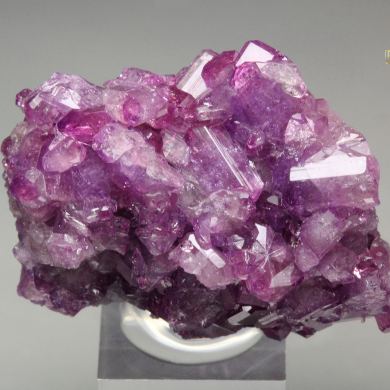 gem VESUVIANITE var. MANGANOAN