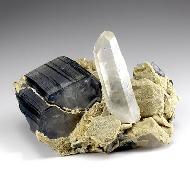 Fluorapatite with Quartz, Siderite