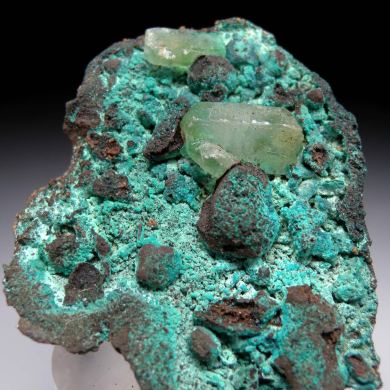 Malachite in Barite on Chrysocolla