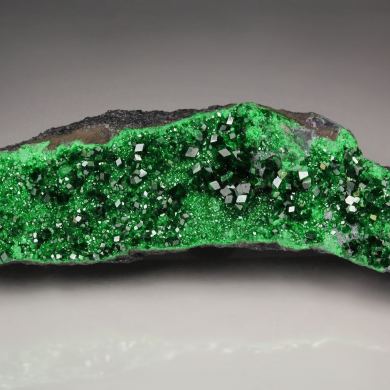 GARNET var. UVAROVITE