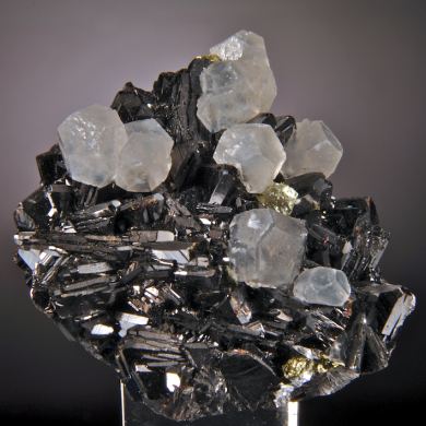 Calcite on Sphalerite w. minor Chalcopyrite