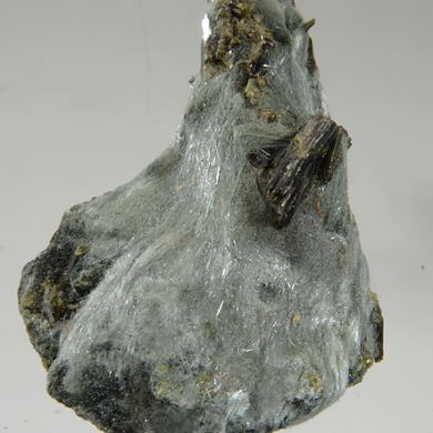 Epidote on Byssolite