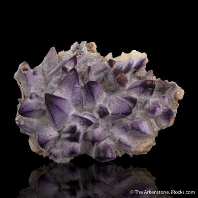 Yttrofluorite on Calcite with oriented patterns