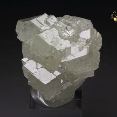iso-oriented GARNET var. GROSSULAR
