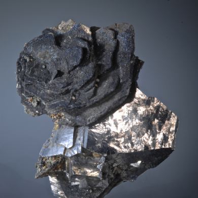 Pyrrhotite rosette on Arsenopyrite