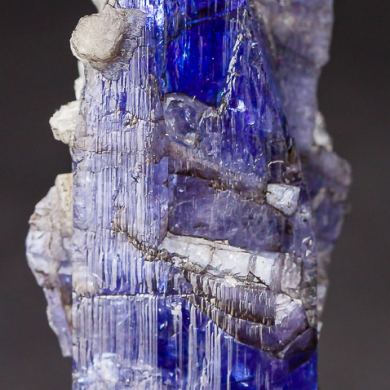Laumontite on Tanzanite