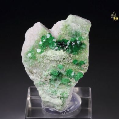 gem GARNET var. GROSSULAR var. CHROMIAN, CHROMITE
