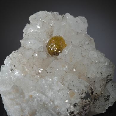 Mimetite var. Campylite on Quartz