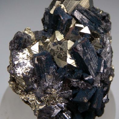 Enargite with Pyrite