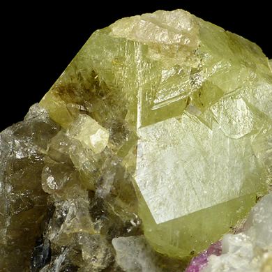 Rhodizite TWINNED