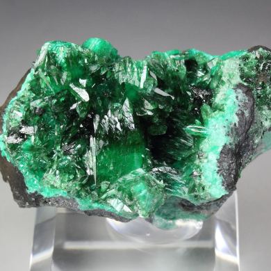 ZINCOLIVENITE