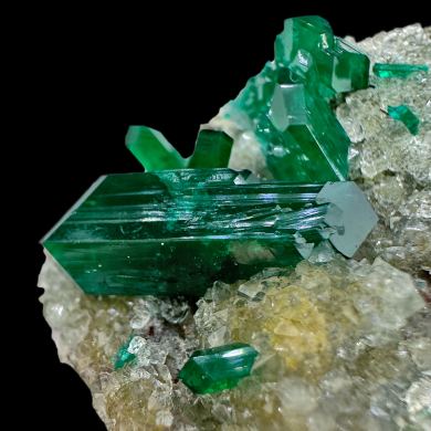 Dioptase, quartz