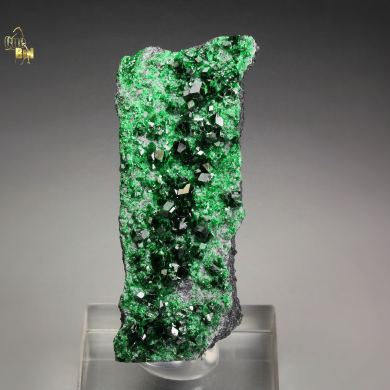 GARNET var. UVAROVITE