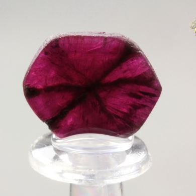 CORUNDUM var. RUBY - TRAPICHE