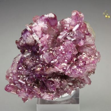 VESUVIANITE var. MANGANOAN